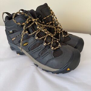 KEEN Size 9 Men’s Waterproof Steel Toe Utility Work Boots